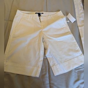 NWT Gap Women's White Long Shorts, Size 2